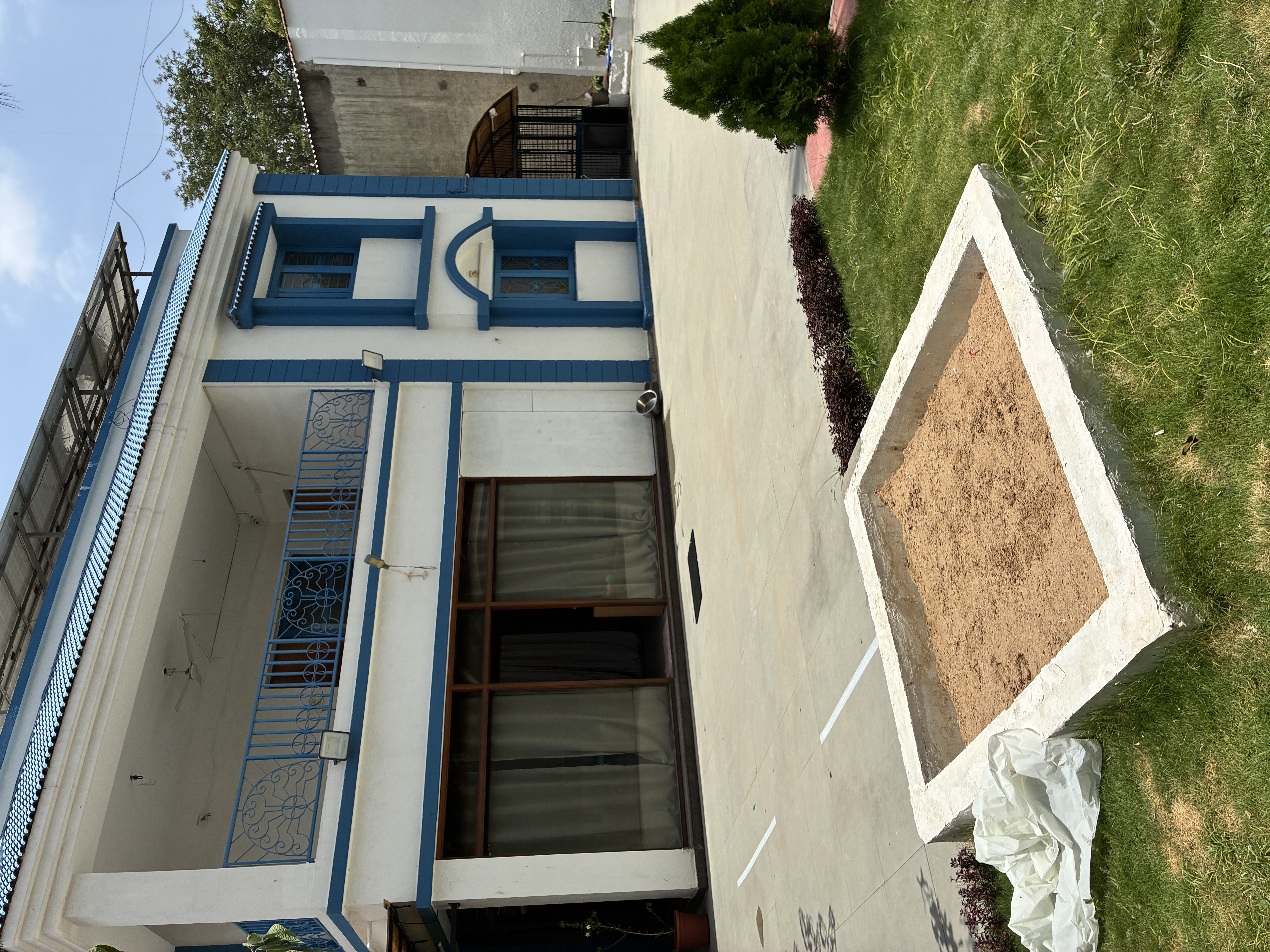 Sandbox and courtyard overview profile view